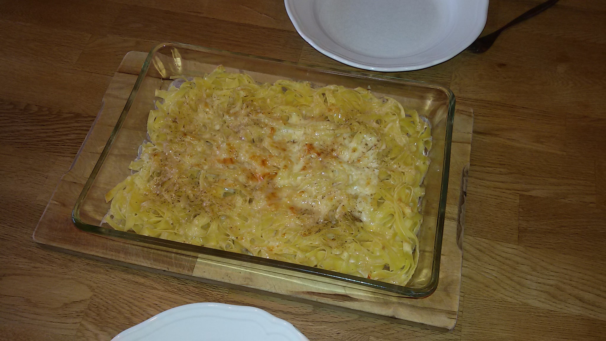 Pasta gratinated with cheese